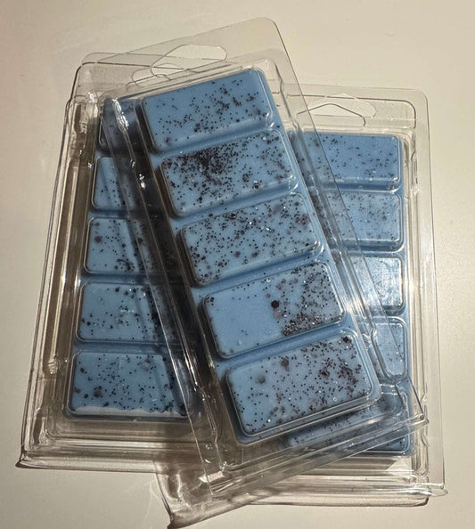 Melting wax in a blue color, packaged in clear snap bars.