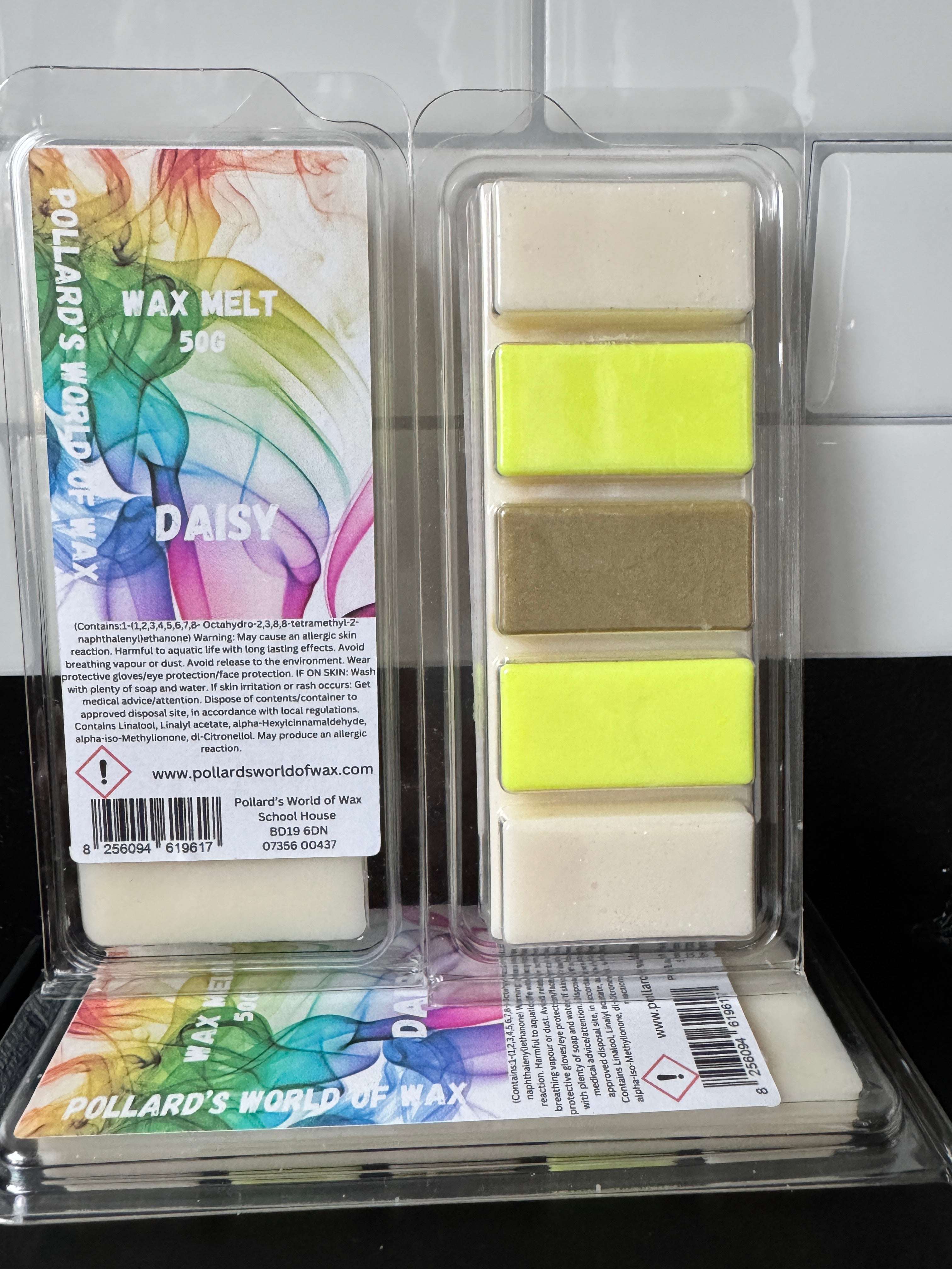 Daisy Wax Melt Snapbar Made in the UK to be highly scented and long lasting.